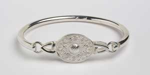 Warrior Shield Oval Bangle WB8