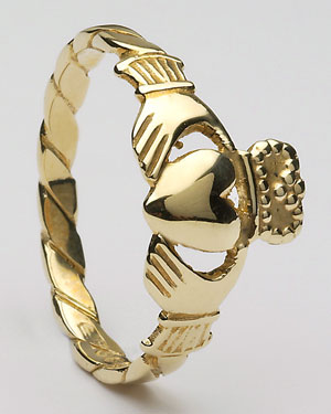 Ladies Claddagh Ring Twisted Shank CLAD19