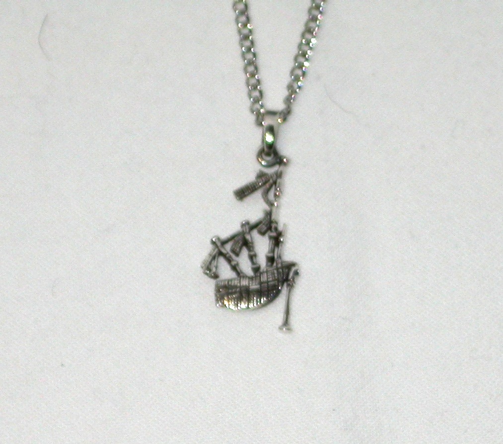 Flora's Cross Silver Pendant - J60CE042
