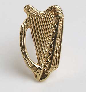 Gents Claddagh Band with Trims WED10